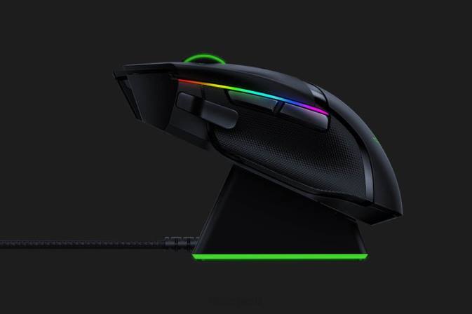 educacion fisica Razer Basilisk Ultimate con base de carga un color 222R35 ratones