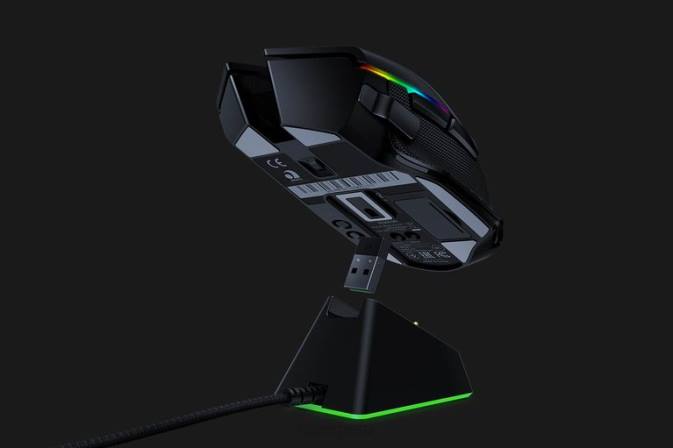 educacion fisica Razer Basilisk Ultimate con base de carga un color 222R35 ratones