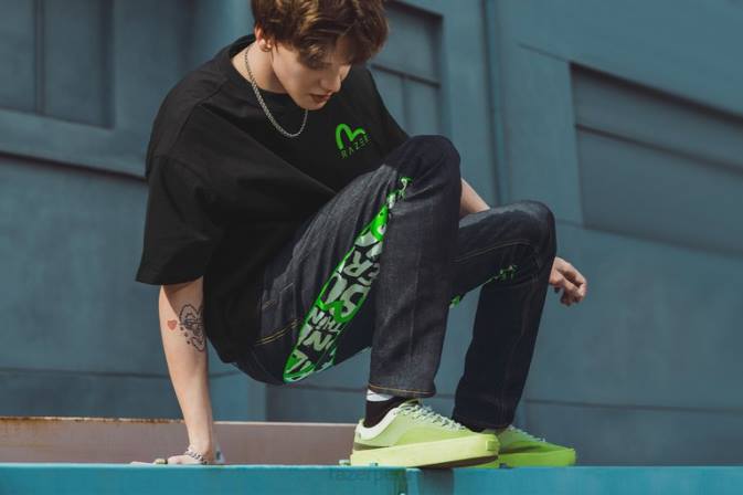 educacion fisica Razer Vaqueros carrot-fit con bordado y estampado daicock de evisu 2017 un color 222R192 vestir