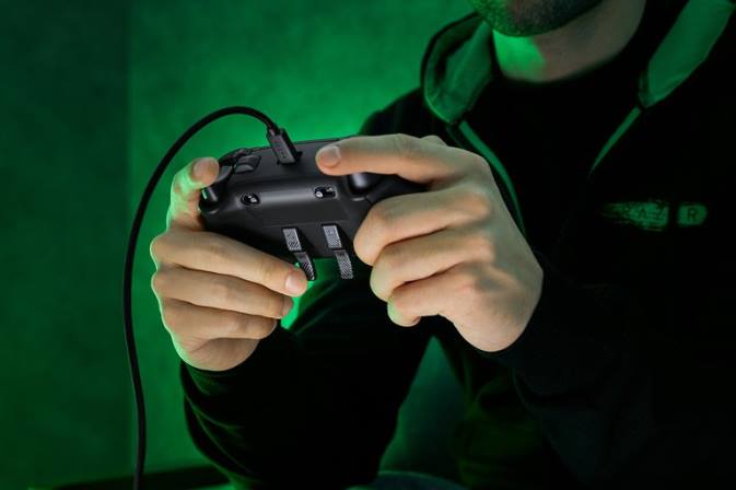 educacion fisica Razer croma de lobezno v2 negro 222R160 consola