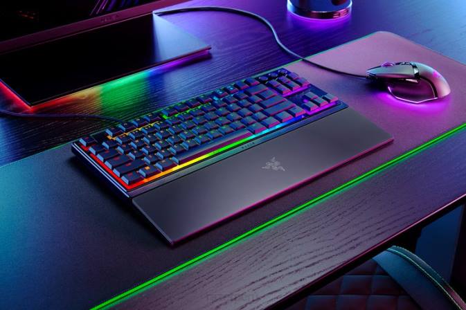 educacion fisica Razer ornata v3 sin llave - nosotros un color 222R76 teclado