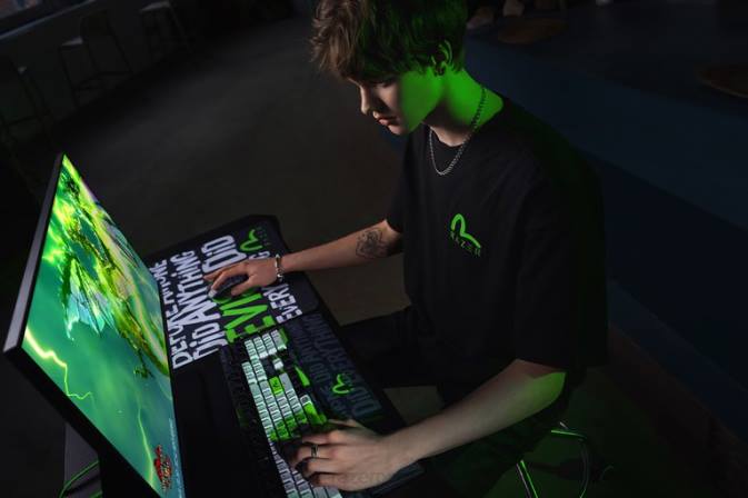 educacion fisica Razer camiseta con estampado daicock de evisu un color 222R191 vestir